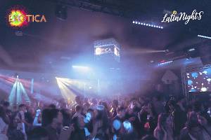 Venerdi' 22/03/2024 glitter party e open bar - international party (il venerdi' notte univ
